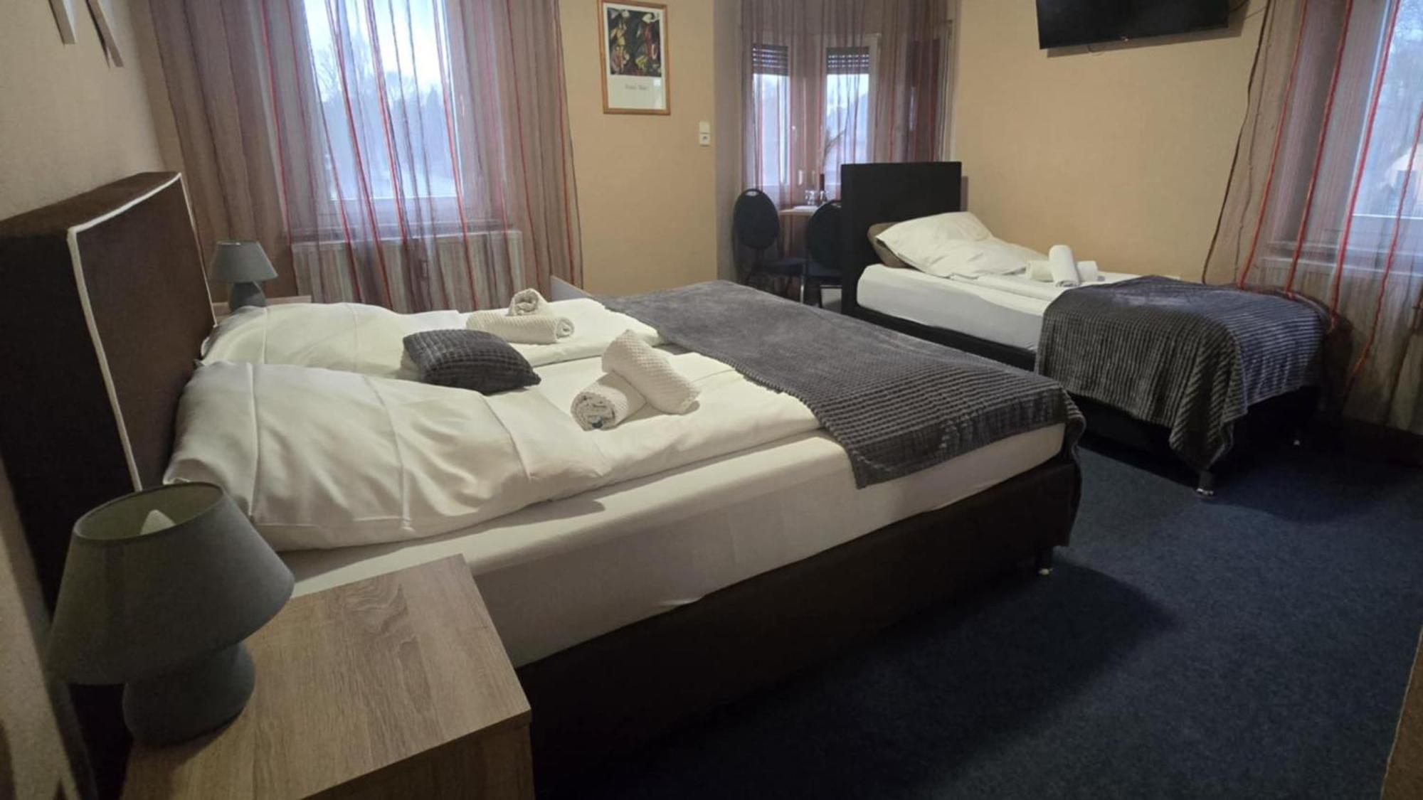 Hotel-Gasthof "Alter Ritter" Rothenburg ob der Tauber Ngoại thất bức ảnh