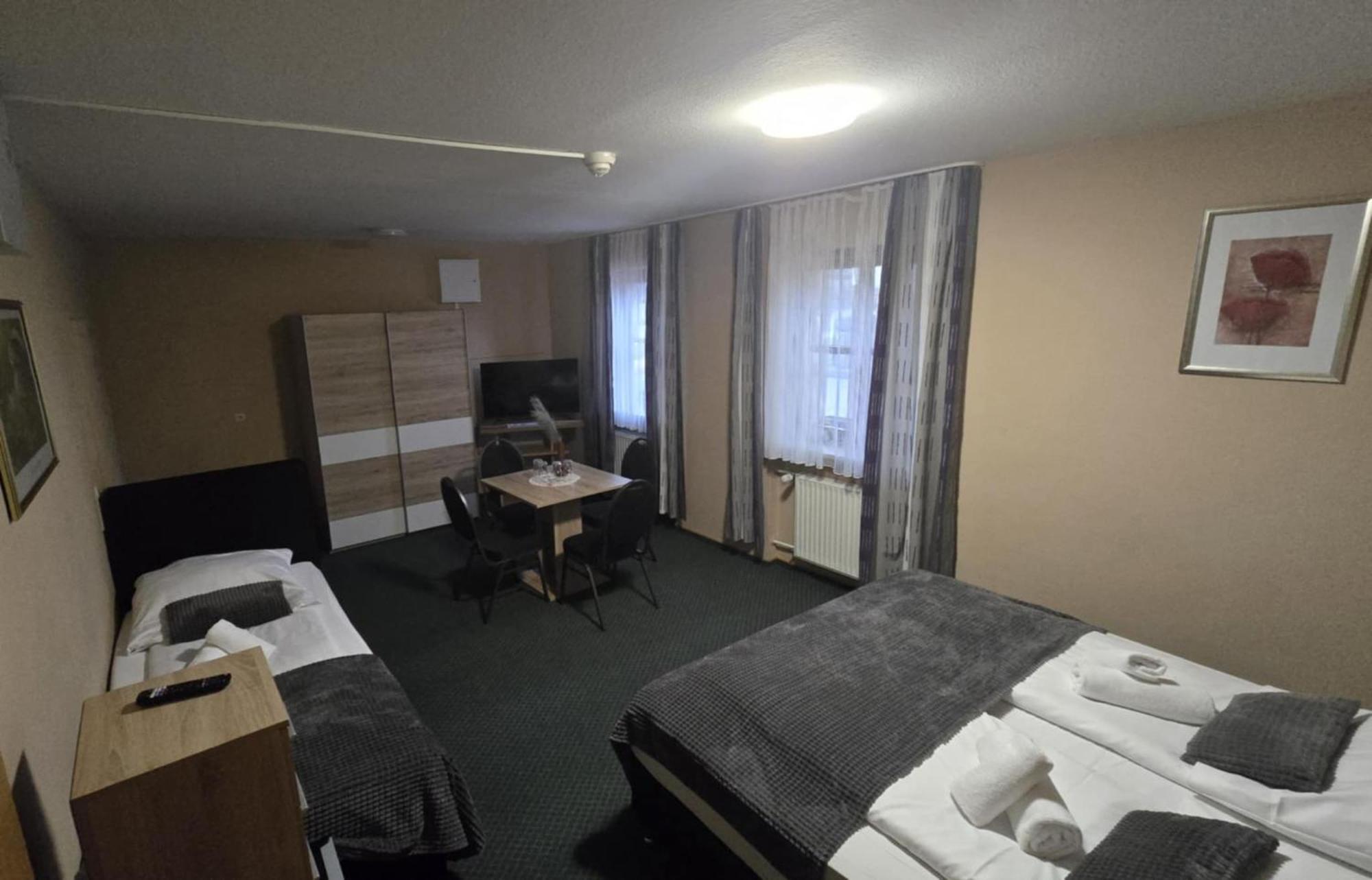 Hotel-Gasthof "Alter Ritter" Rothenburg ob der Tauber Ngoại thất bức ảnh